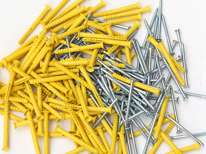 Plastic expansio